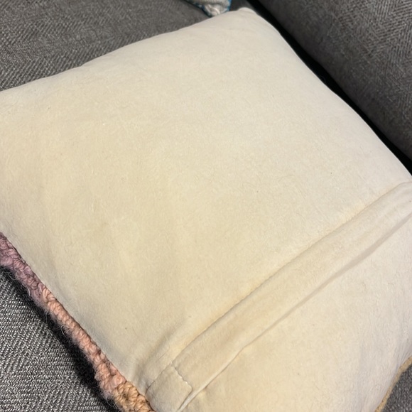 Cross stitch CA pillow, pink, purple, like new condition - Picture 3 of 4